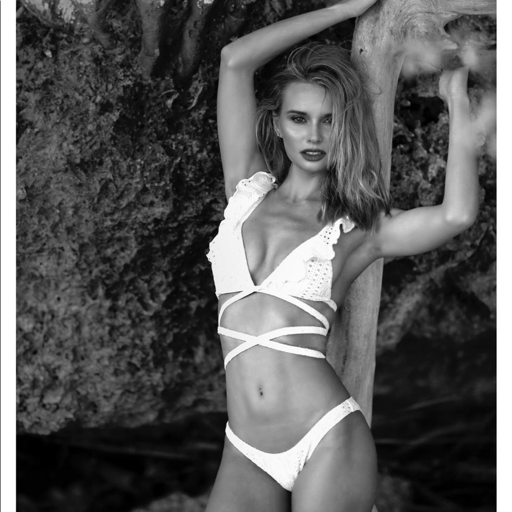 Stunning White Bikini Top with Criss-Cross Tie Around